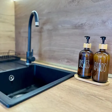 Cozy With Balcony On The Black Sea- Part Of The Family 'vicki Apartment Warna