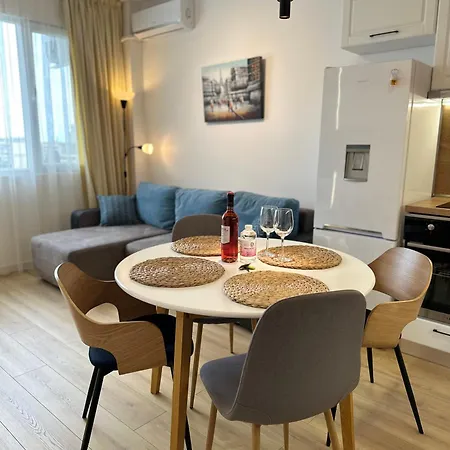 Cozy With Balcony On The Black Sea- Part Of The Family 'vicki Warna