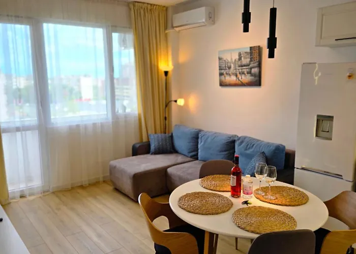 Апартамент Cozy With Balcony On The Black Sea- Part Of The Family 'vicki