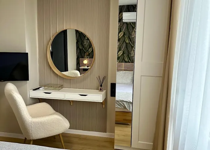 Cozy With Balcony On The Black Sea- Part Of The Family 'vicki Apartment